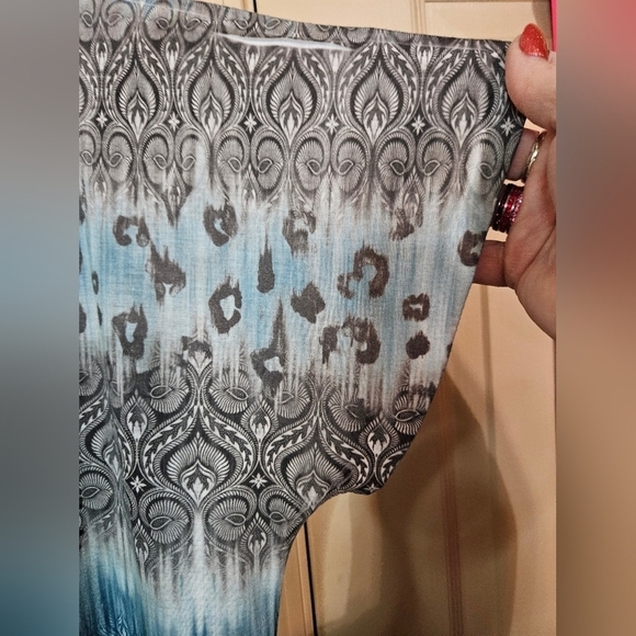 #020 Avenue- Blue/Grey Tye-dyed Rhinestone Embellished Top - Size: 18W-20W - Picture 9 of 9